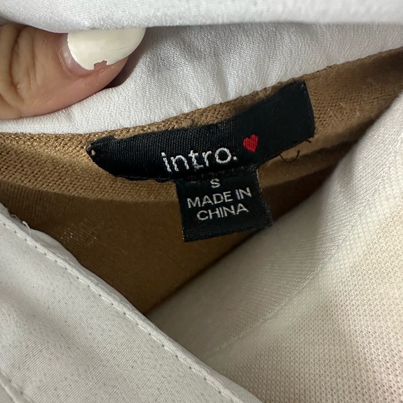 Intro. ❤️ V-neck sweater - Picture 4 of 4